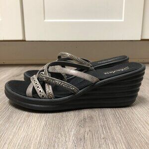 Skechers Women's Size 11 Wedge Sandals Rhinestone Beaded Memory Foam Black Shoes